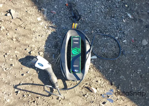 2018 Ford Focus Electric из США, поврежденный, VIN 1FADP3R42JL304036